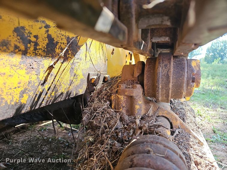 image for item DR3421 John Deere 831  track loader