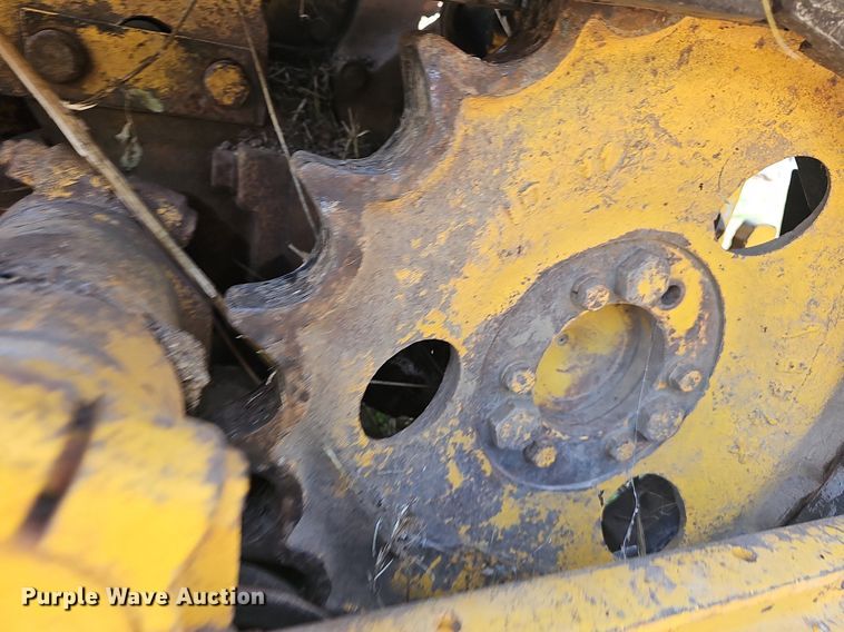 image for item DR3421 John Deere 831  track loader