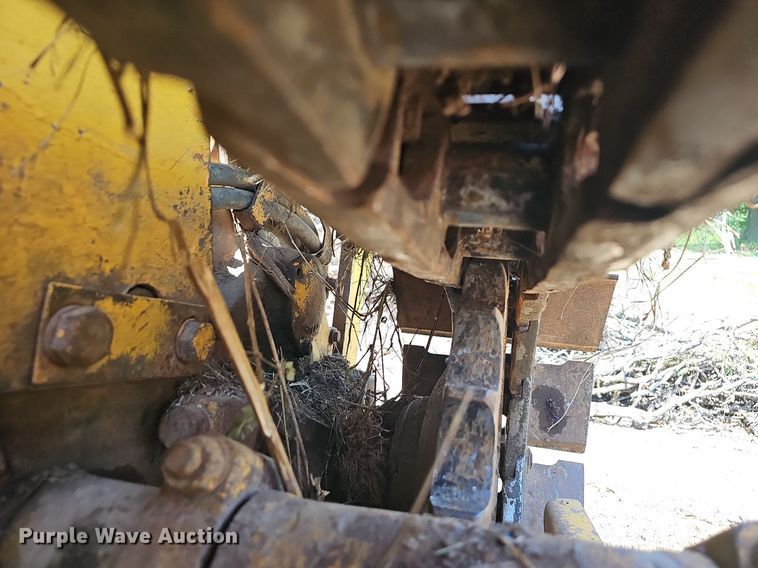 image for item DR3421 John Deere 831  track loader