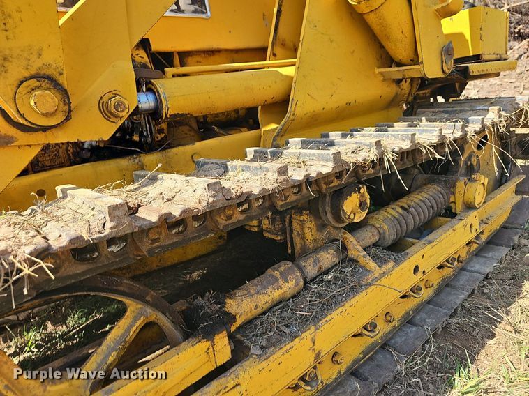 image for item DR3421 John Deere 831  track loader