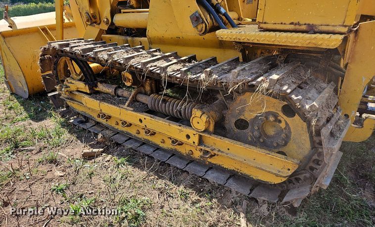 image for item DR3421 John Deere 831  track loader