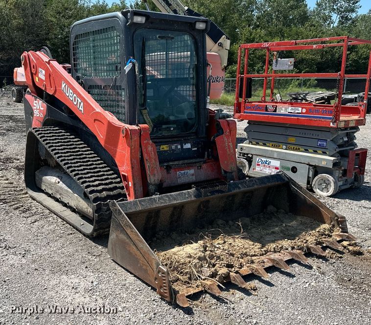 image for item DS2234 2017 Kubota SVL95-2S  tracked skid steer loader
