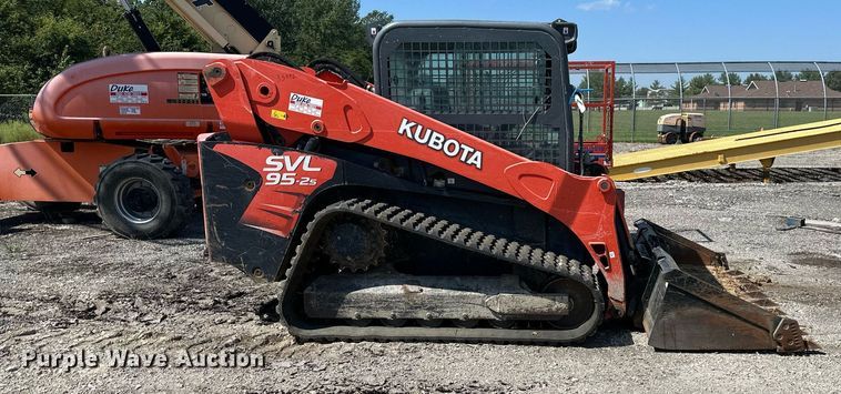 image for item DS2234 2017 Kubota SVL95-2S  tracked skid steer loader