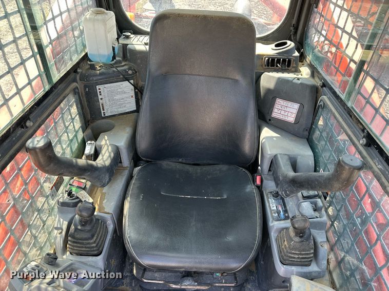 image for item DS2234 2017 Kubota SVL95-2S  tracked skid steer loader