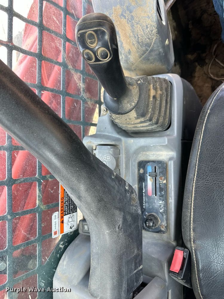 image for item DS2234 2017 Kubota SVL95-2S  tracked skid steer loader