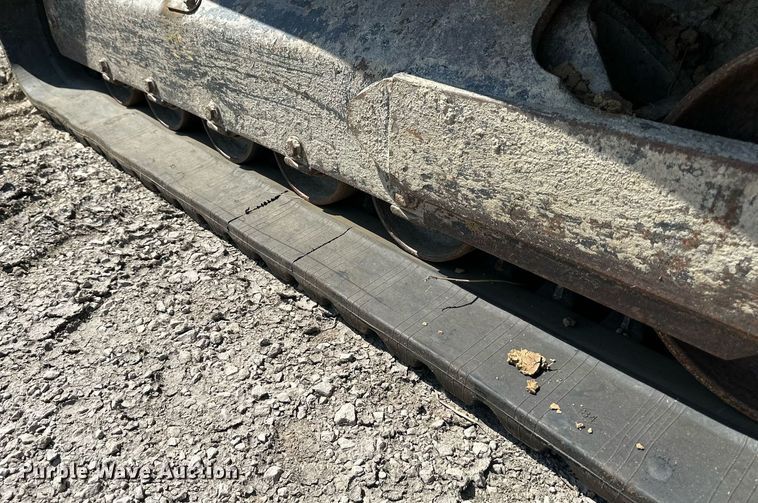 image for item DS2234 2017 Kubota SVL95-2S  tracked skid steer loader