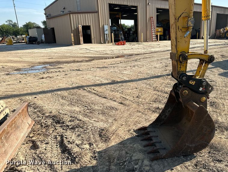 image for item DS2253 2006 Komatsu PC78MR-6  excavator