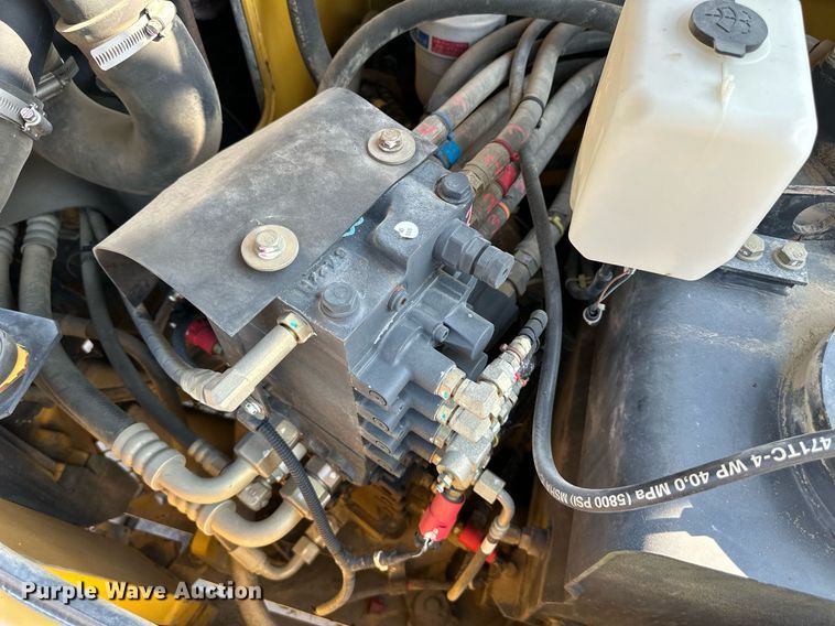 image for item DS2253 2006 Komatsu PC78MR-6  excavator