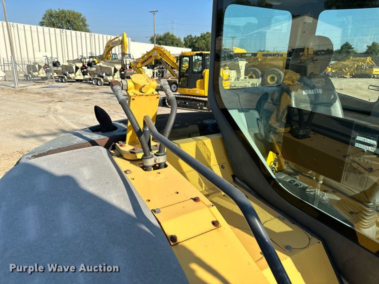 image for item DS2253 2006 Komatsu PC78MR-6  excavator