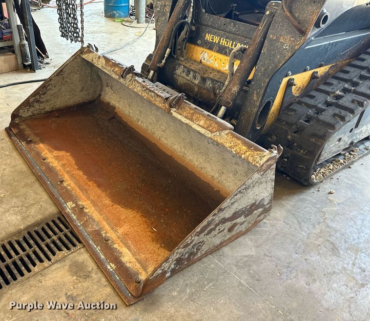 image for item DS2255 2011 New Holland C227  skid steer loader