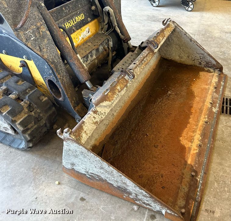 image for item DS2255 2011 New Holland C227  skid steer loader