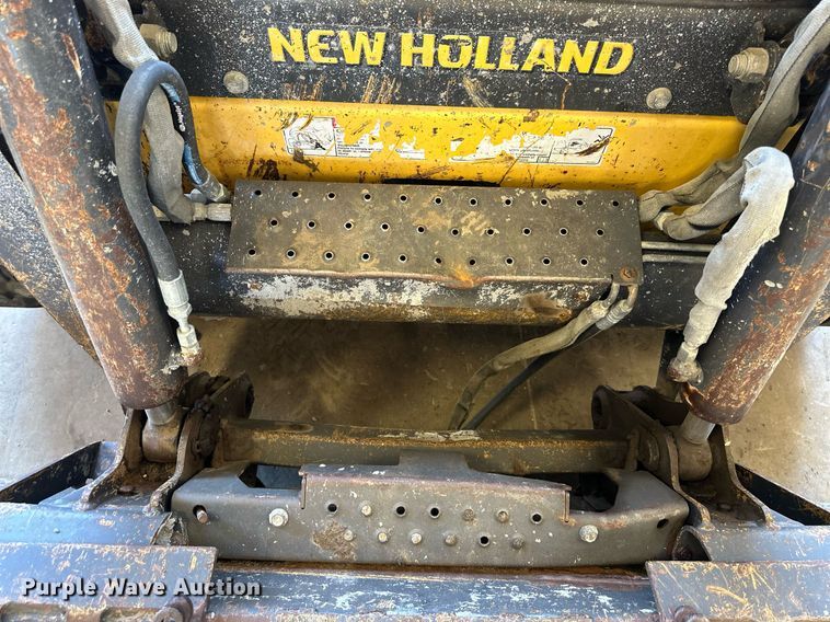 image for item DS2255 2011 New Holland C227  skid steer loader