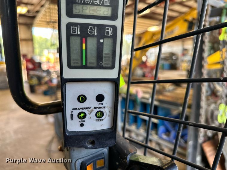 image for item DS2255 2011 New Holland C227  skid steer loader