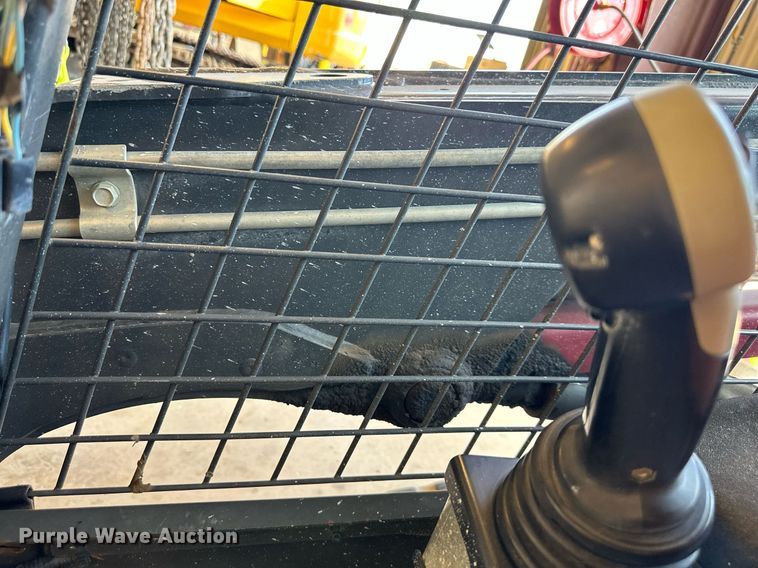 image for item DS2255 2011 New Holland C227  skid steer loader