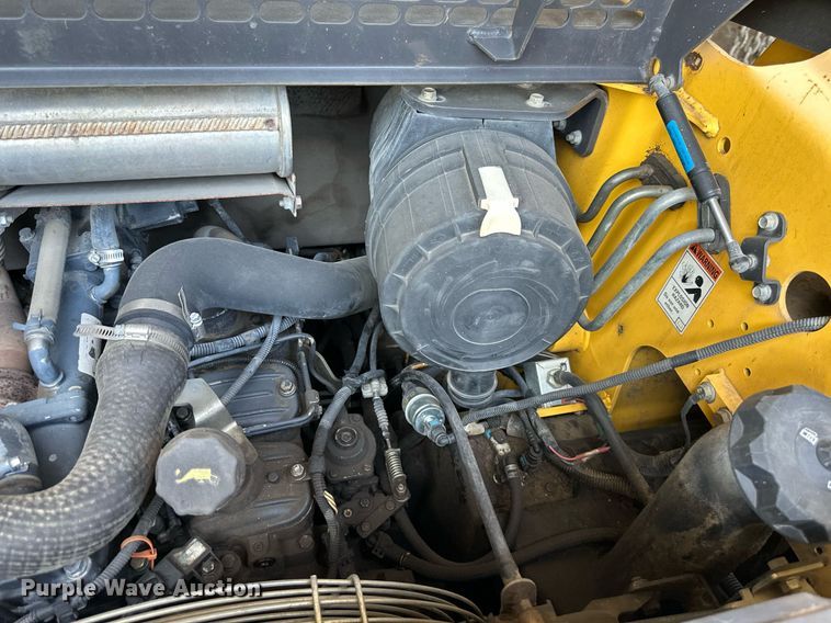 image for item DS2255 2011 New Holland C227  skid steer loader