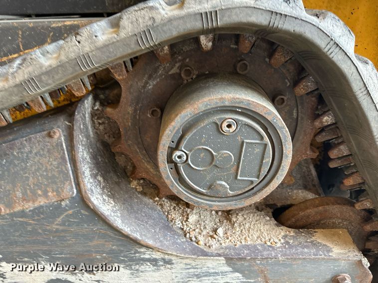 image for item DS2255 2011 New Holland C227  skid steer loader