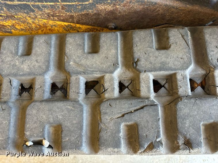 image for item DS2255 2011 New Holland C227  skid steer loader