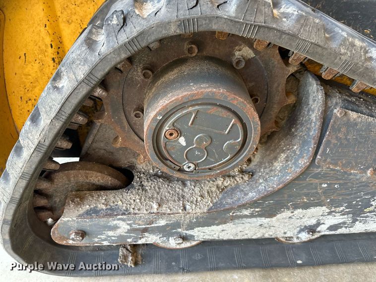 image for item DS2255 2011 New Holland C227  skid steer loader