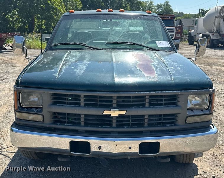 image for item DS2257 2000 Chevrolet C3500  utility bed pickup truck