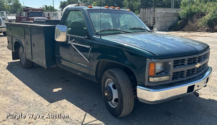 image for item DS2257 2000 Chevrolet C3500  utility bed pickup truck