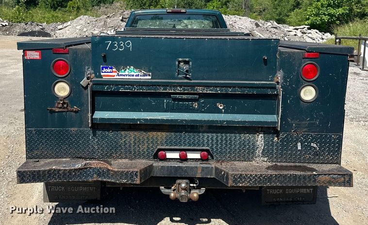 image for item DS2257 2000 Chevrolet C3500  utility bed pickup truck