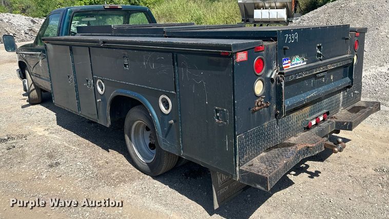 image for item DS2257 2000 Chevrolet C3500  utility bed pickup truck