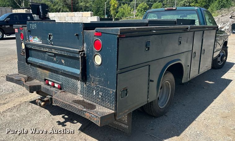 image for item DS2257 2000 Chevrolet C3500  utility bed pickup truck