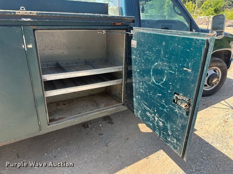 image for item DS2257 2000 Chevrolet C3500  utility bed pickup truck