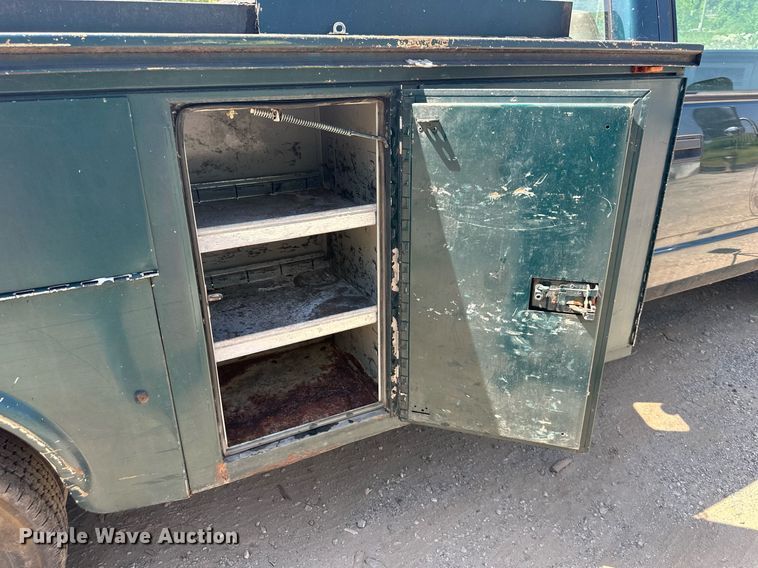 image for item DS2257 2000 Chevrolet C3500  utility bed pickup truck