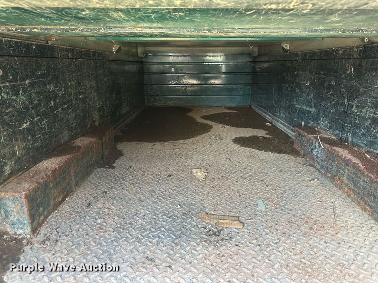 image for item DS2257 2000 Chevrolet C3500  utility bed pickup truck