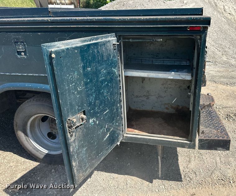 image for item DS2257 2000 Chevrolet C3500  utility bed pickup truck