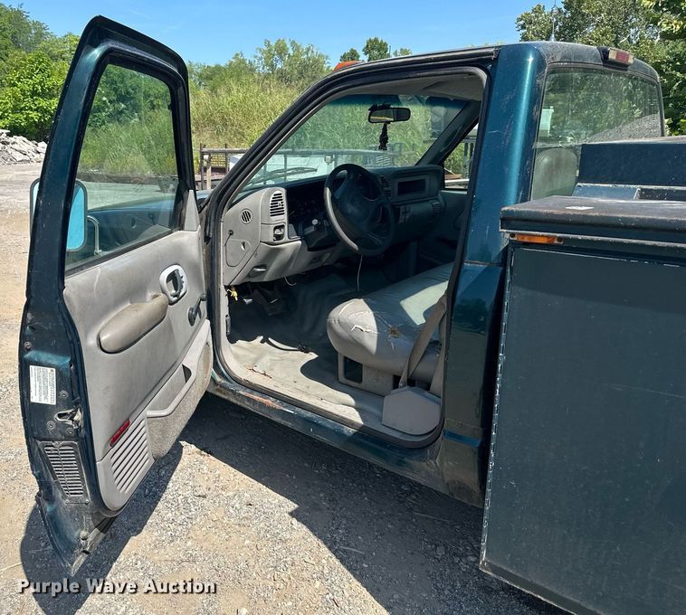 image for item DS2257 2000 Chevrolet C3500  utility bed pickup truck