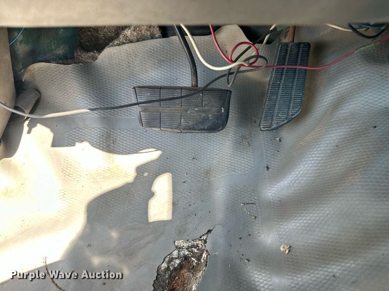 image for item DS2257 2000 Chevrolet C3500  utility bed pickup truck