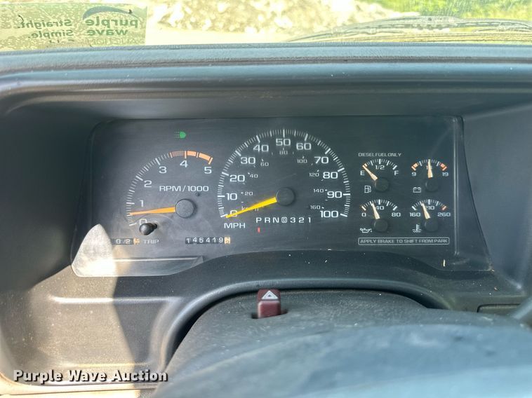 image for item DS2257 2000 Chevrolet C3500  utility bed pickup truck