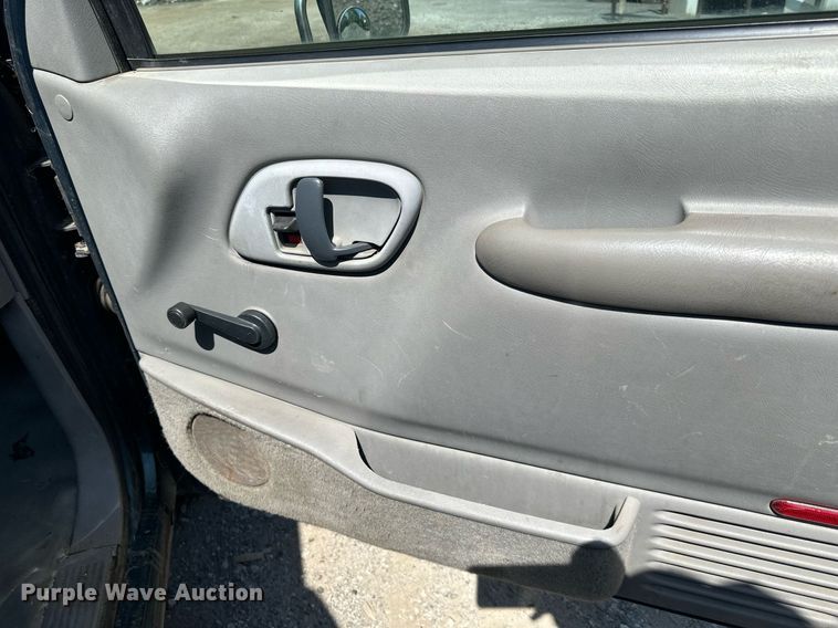 image for item DS2257 2000 Chevrolet C3500  utility bed pickup truck