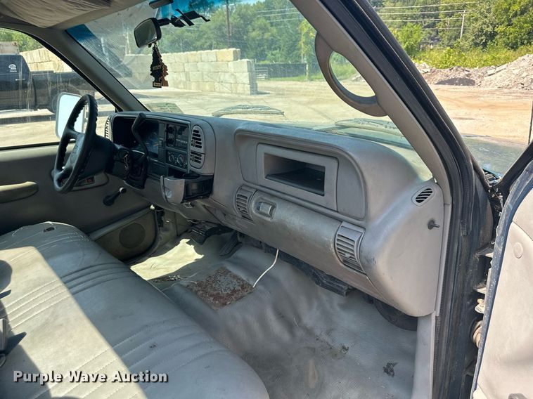 image for item DS2257 2000 Chevrolet C3500  utility bed pickup truck