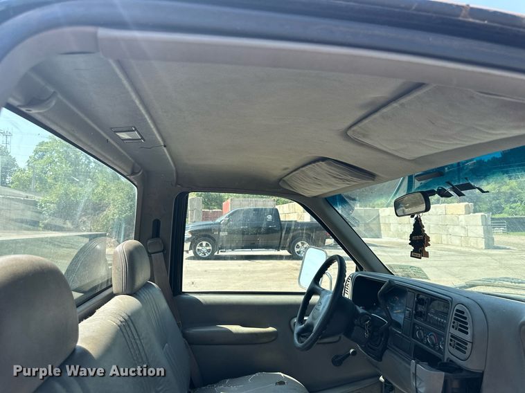 image for item DS2257 2000 Chevrolet C3500  utility bed pickup truck