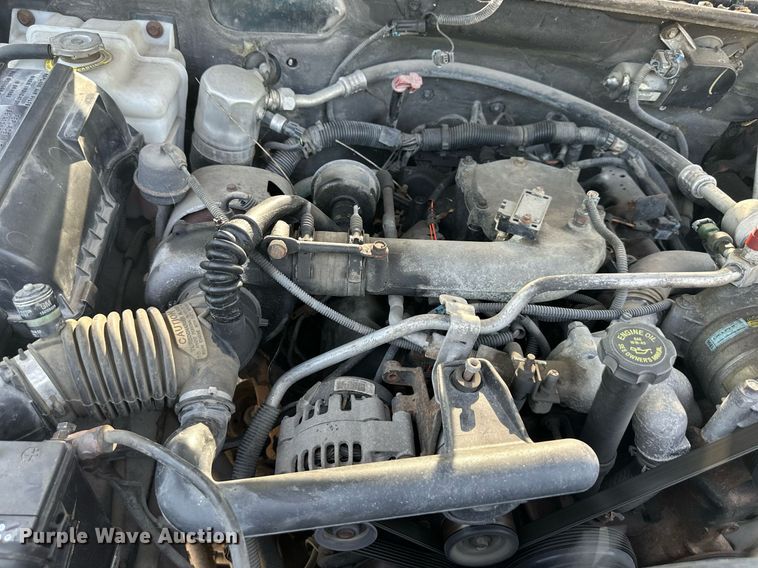 image for item DS2257 2000 Chevrolet C3500  utility bed pickup truck