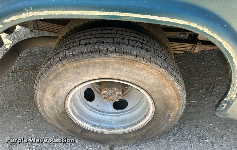 image for item DS2257 2000 Chevrolet C3500  utility bed pickup truck