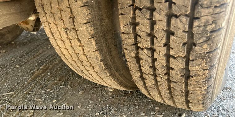 image for item DS2257 2000 Chevrolet C3500  utility bed pickup truck