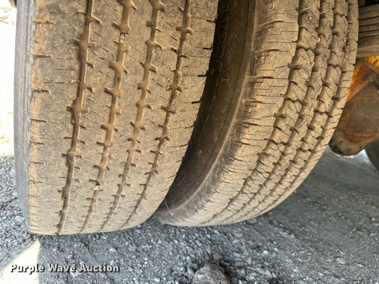 image for item DS2257 2000 Chevrolet C3500  utility bed pickup truck