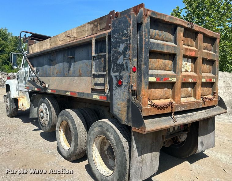 image for item DS2258 1995 Ford L8000  dump truck