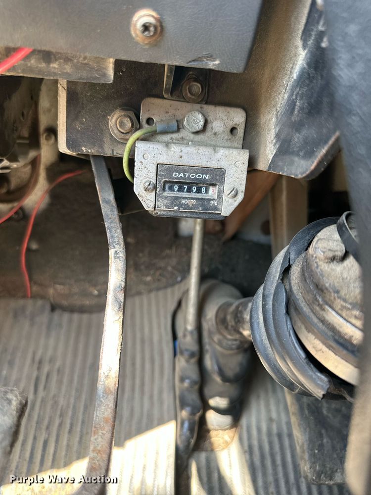 image for item DS2258 1995 Ford L8000  dump truck