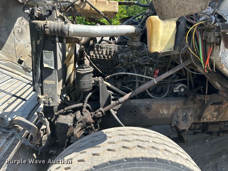 image for item DS2258 1995 Ford L8000  dump truck