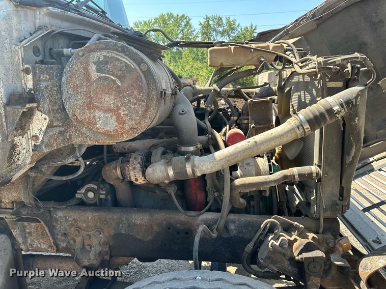 image for item DS2258 1995 Ford L8000  dump truck