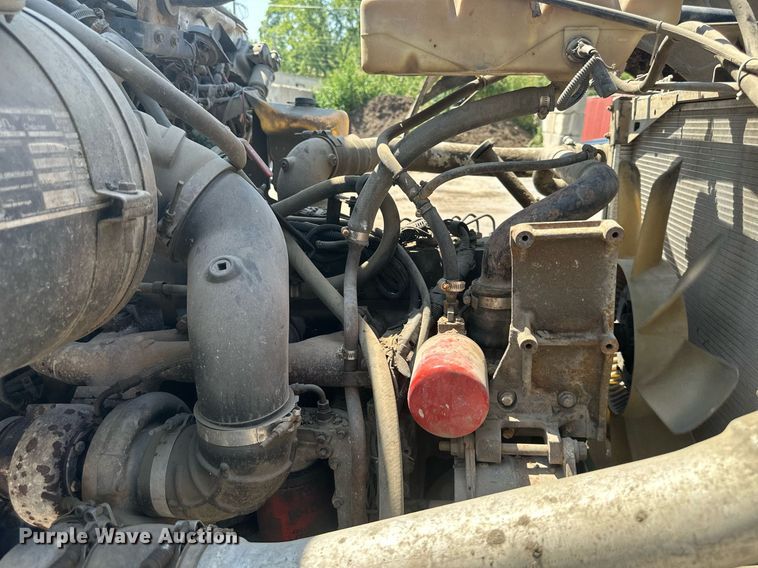 image for item DS2258 1995 Ford L8000  dump truck