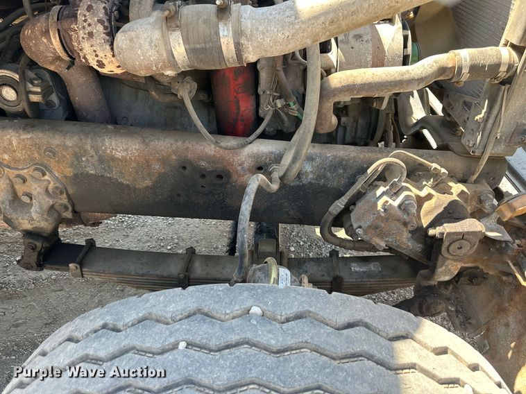 image for item DS2258 1995 Ford L8000  dump truck