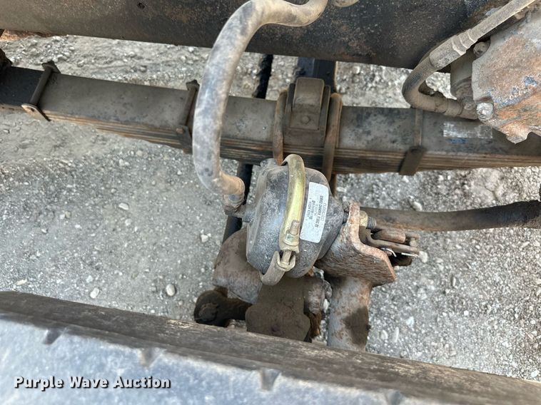 image for item DS2258 1995 Ford L8000  dump truck