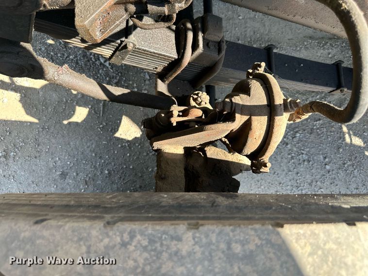 image for item DS2258 1995 Ford L8000  dump truck