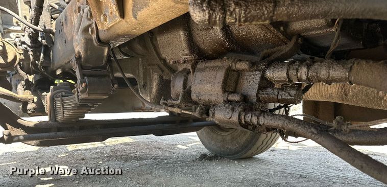 image for item DS2258 1995 Ford L8000  dump truck